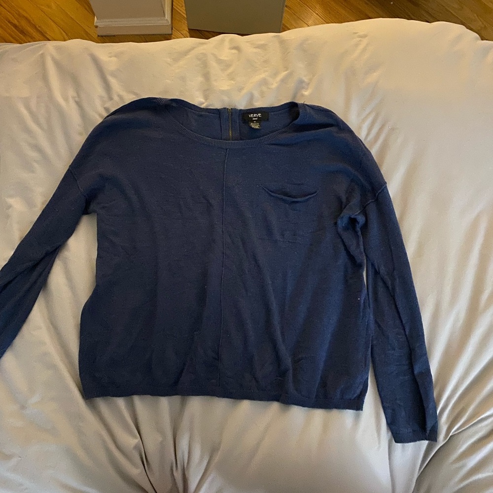 Women’s navy blue long sleeve top